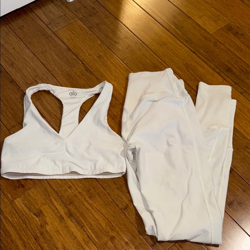 Alo Cream Workout Set